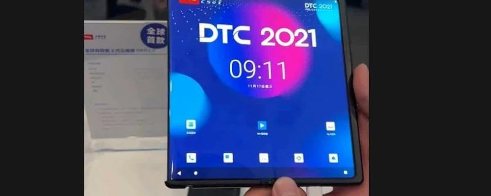 Katlanabilen-ve-genisleyen-cep-telefonu-tanitildi11111